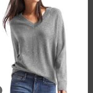 Gap Gray classic v-neck sweater